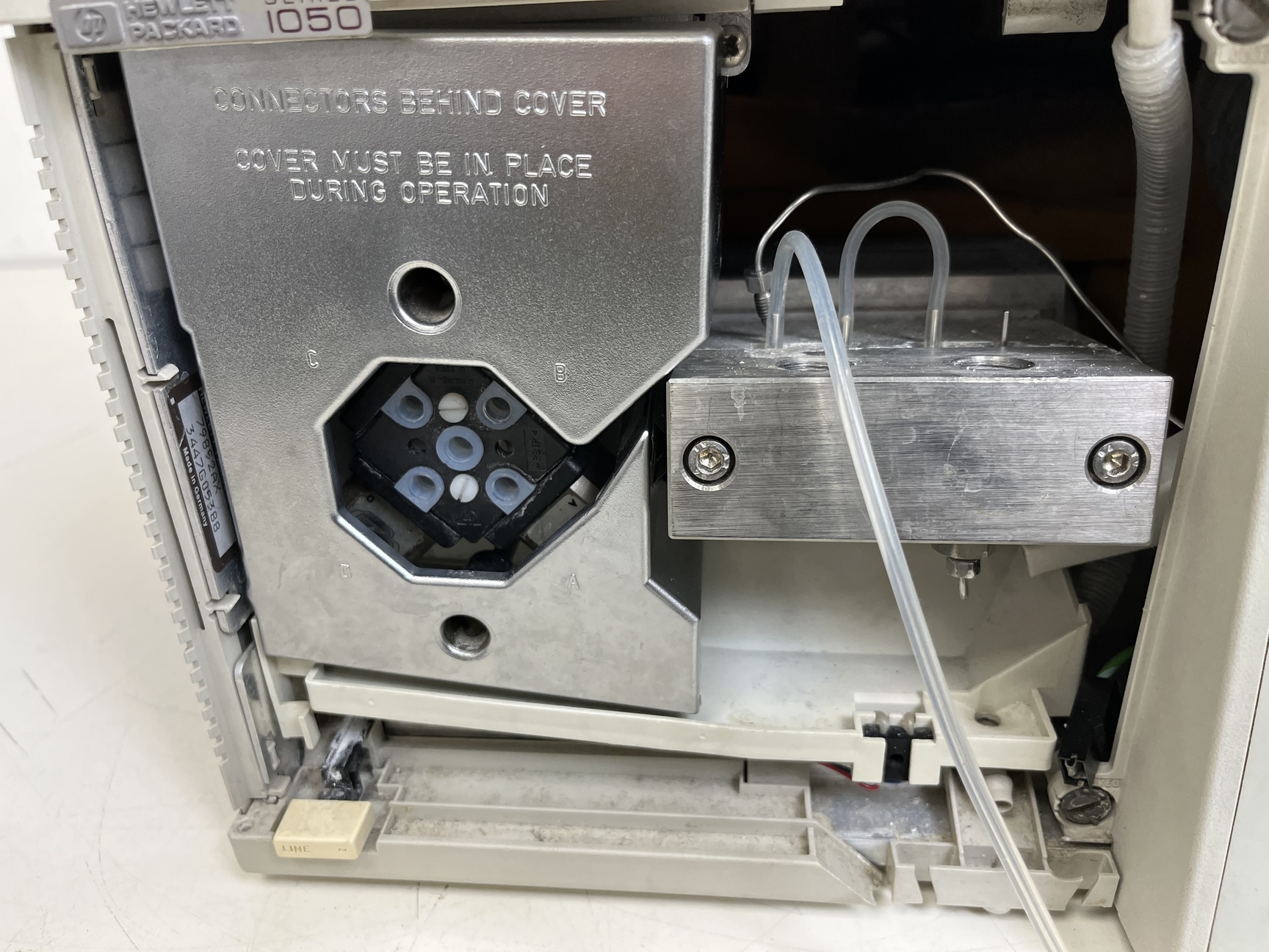 Image of Hewlett Packard 1050 HPLC System with PC & Software Lab