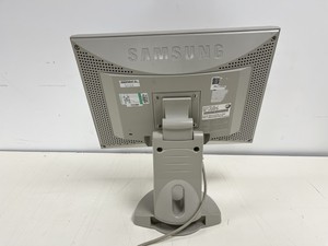 Thumbnail image of Hewlett Packard 1050 HPLC System with PC & Software Lab