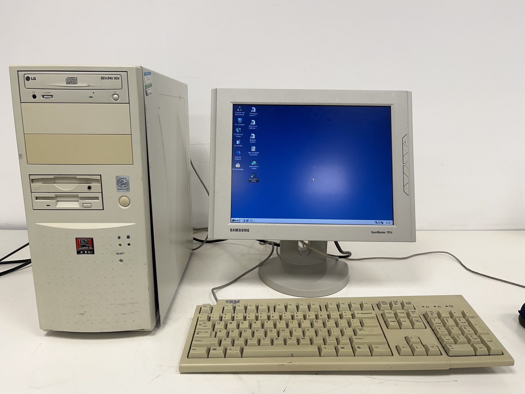 Image of Hewlett Packard 1050 HPLC System with PC & Software Lab