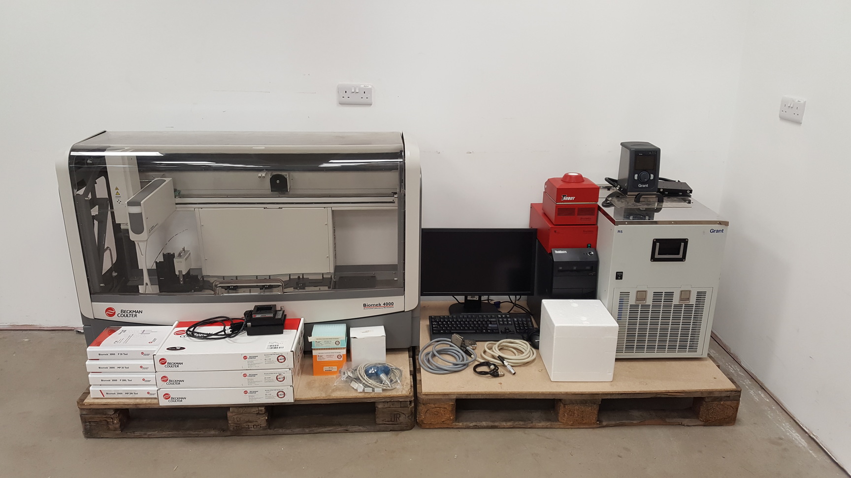 Image of Beckman Coulter Biomek 4000 (2015) Automated Laboratory Workstation PC Software 