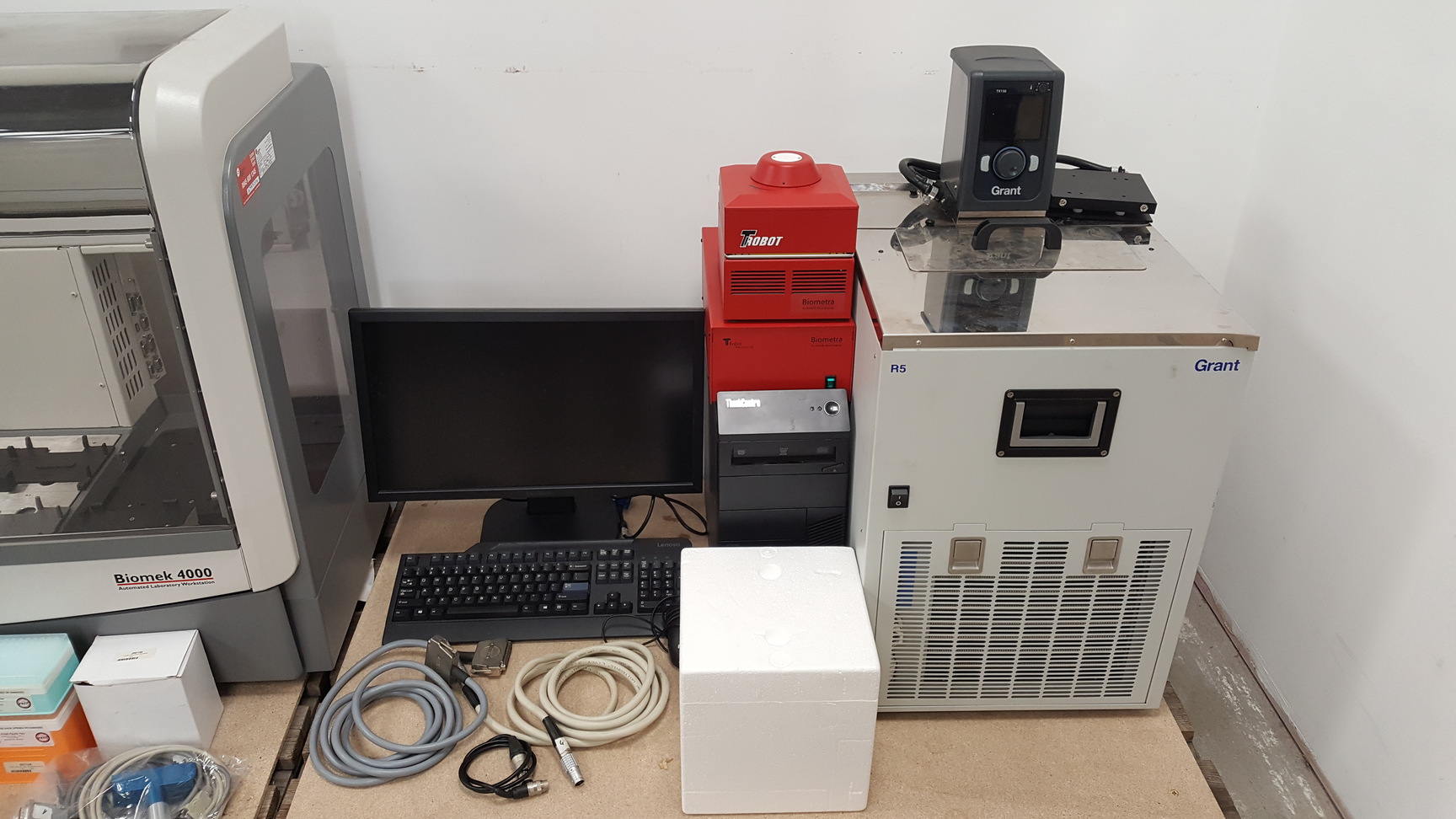 Image of Beckman Coulter Biomek 4000 (2015) Automated Laboratory Workstation PC Software 