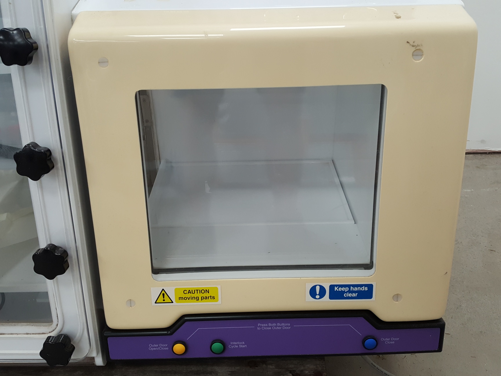 Image of Invivo 2 Hypoxia Workstation 500 w/ Ruskinn Hypoxic Gas Mixer Lab Faulty