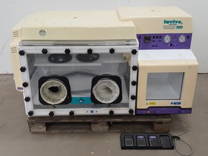Thumbnail image of Invivo 2 Hypoxia Workstation 500 w/ Ruskinn Hypoxic Gas Mixer Lab Faulty