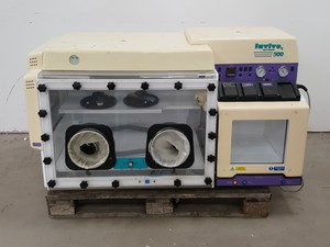 Thumbnail image of Invivo 2 Hypoxia Workstation 500 w/ Ruskinn Hypoxic Gas Mixer Lab Faulty