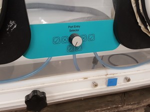 Thumbnail image of Invivo 2 Hypoxia Workstation 500 w/ Ruskinn Hypoxic Gas Mixer Lab Faulty