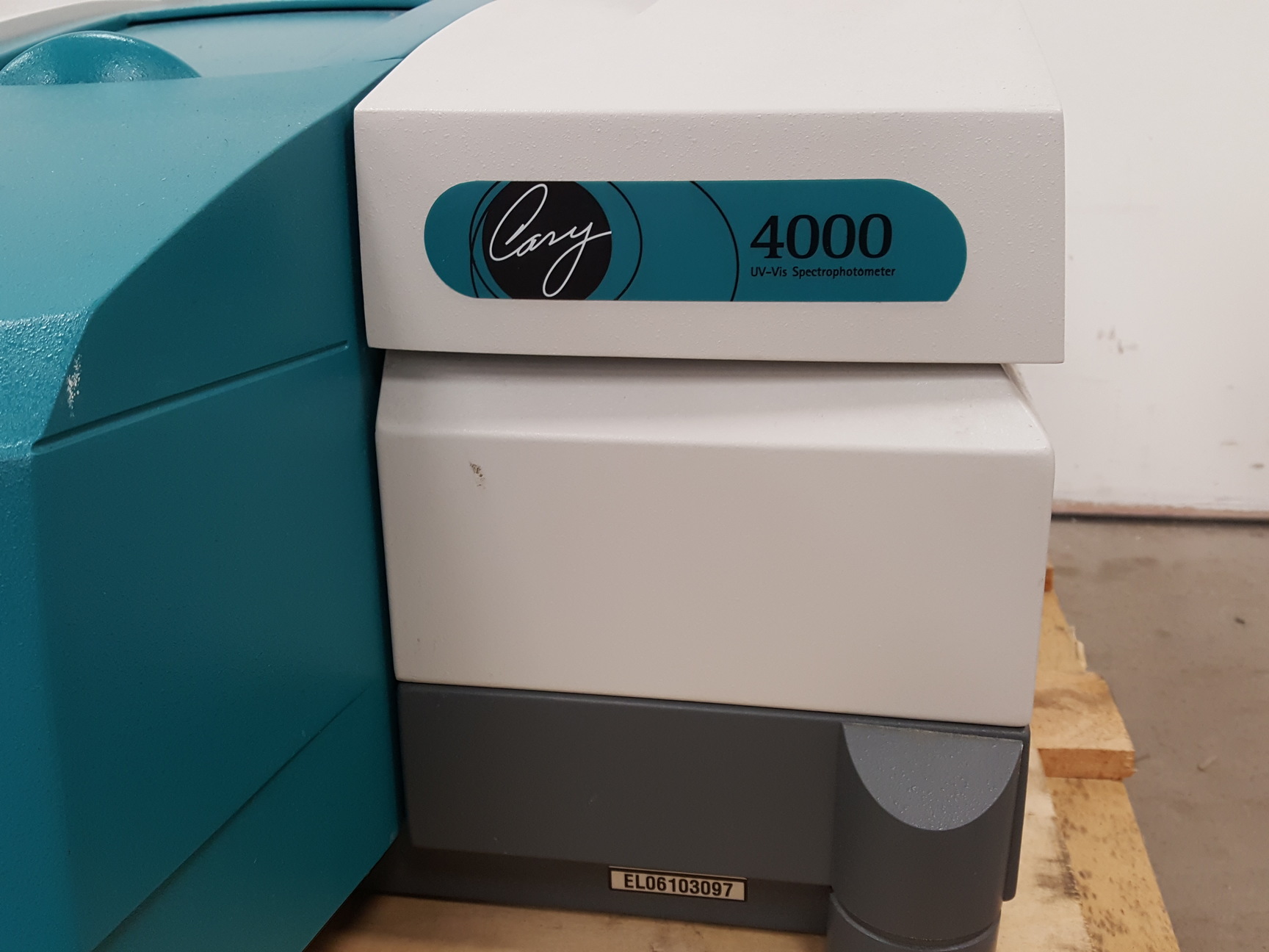 Image of Varian Cary 4000 UV-VIS High Reference Spectrophotometer Lab
