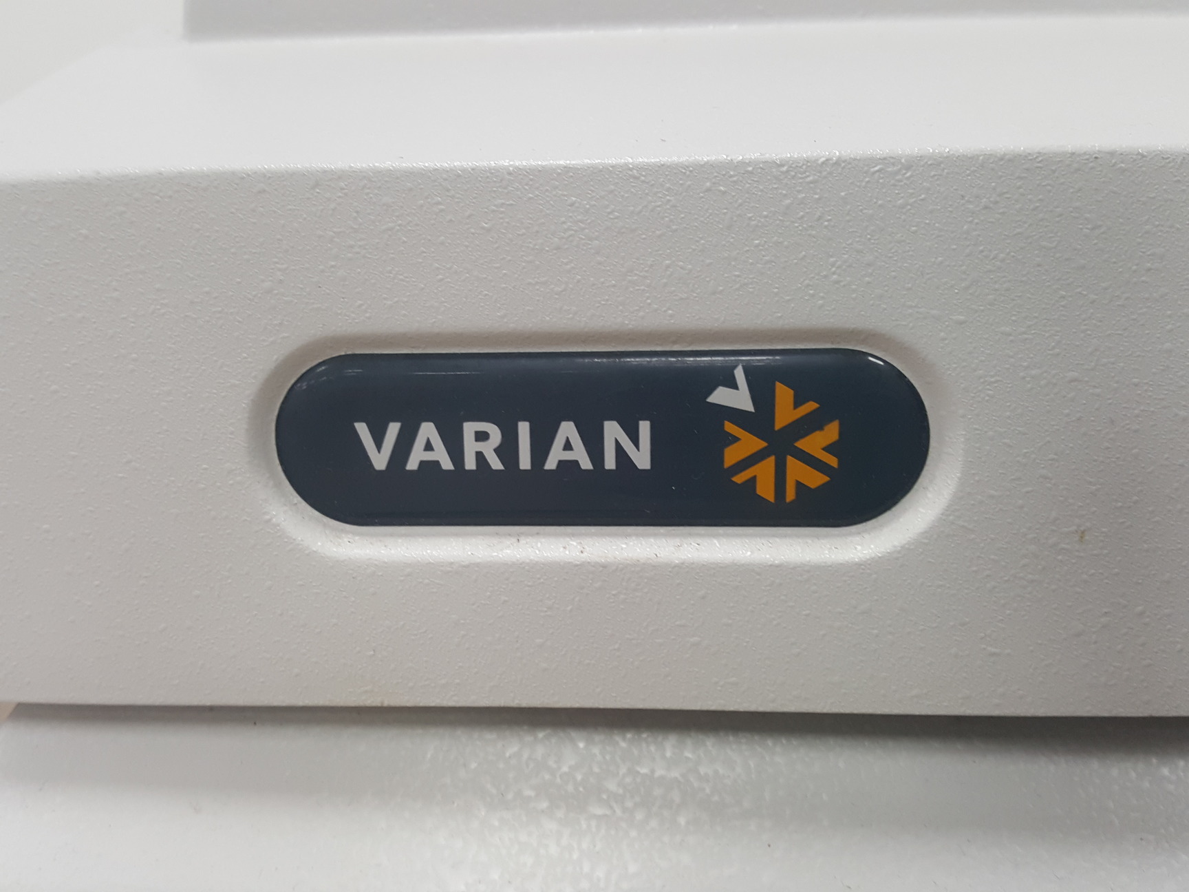 Image of Varian Cary 4000 UV-VIS High Reference Spectrophotometer Lab