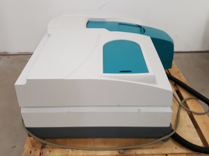 Thumbnail image of Varian Cary 4000 UV-VIS High Reference Spectrophotometer Lab