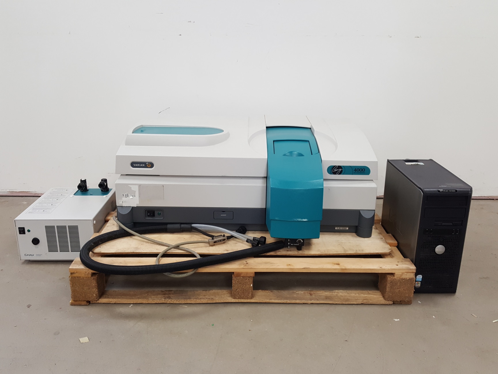 Image of Varian Cary 4000 UV-VIS High Reference Spectrophotometer Lab