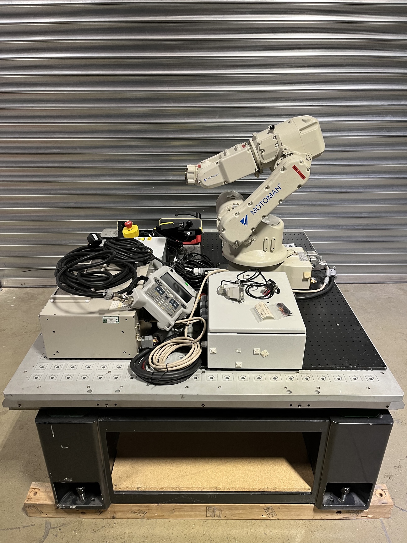 Image of Yaskawa Motoman Robot Robotics Arm + Controller & Safety Caging, YR-HP3XF-B03