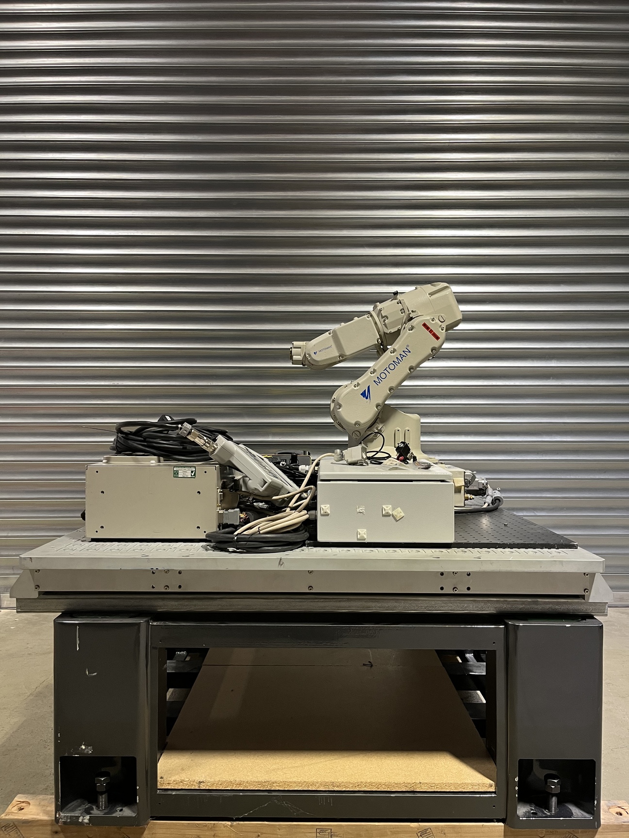 Image of Yaskawa Motoman Robot Robotics Arm + Controller & Safety Caging, YR-HP3XF-B03