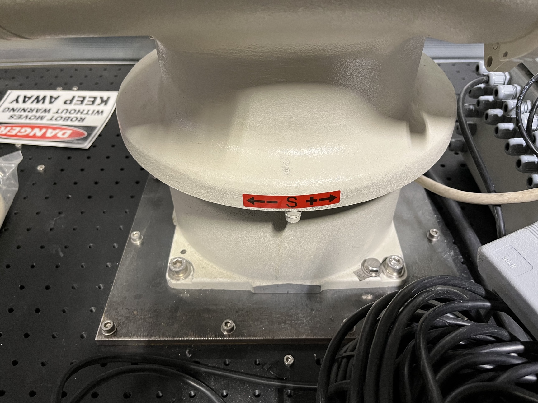 Image of Yaskawa Motoman Robot Robotics Arm + Controller & Safety Caging, YR-HP3XF-B03