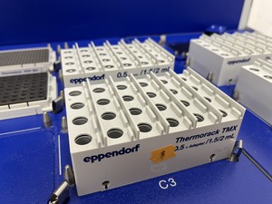 Thumbnail image of Eppendorf epMotion 5075 Liquid Handling Workstation - Pippeting Robot Lab