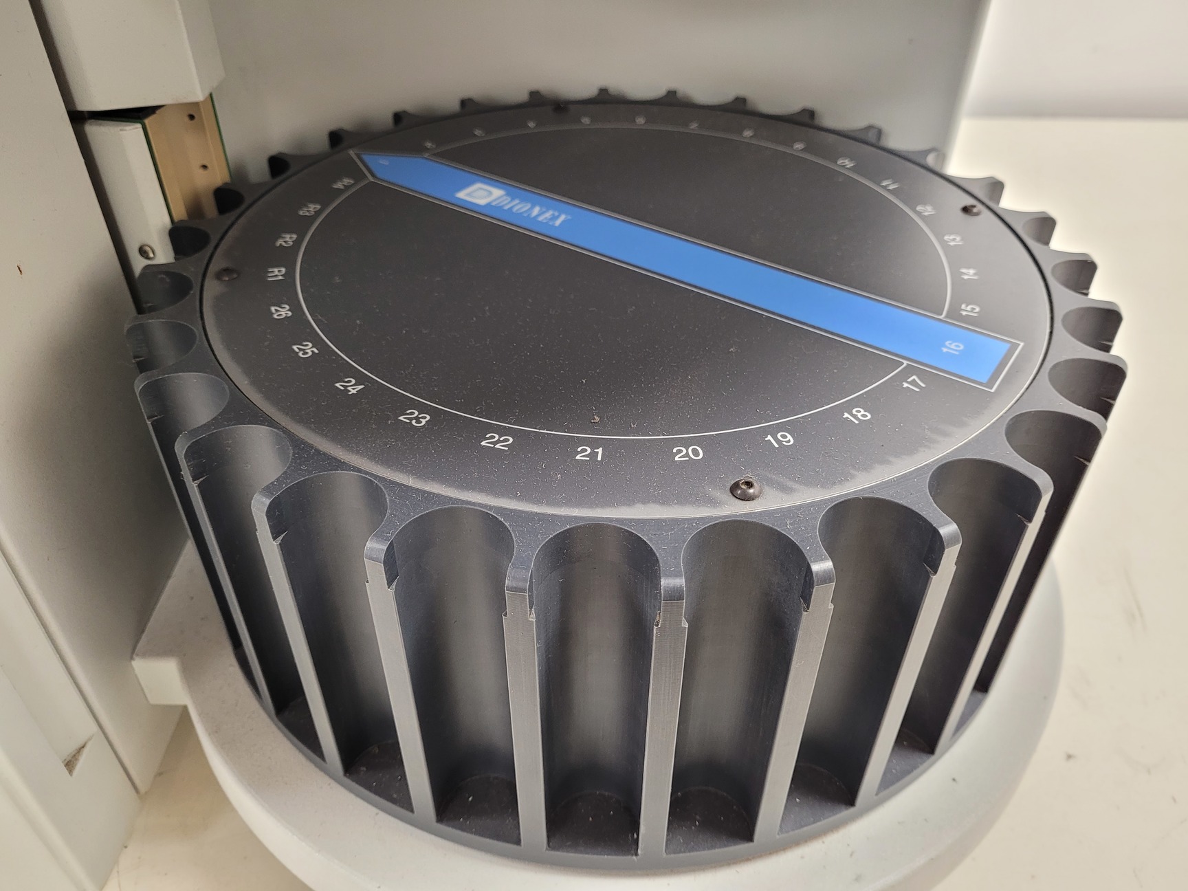 Image of Dionex ASE Accelerated Solvent Extractor Model - ASE 200E Lab