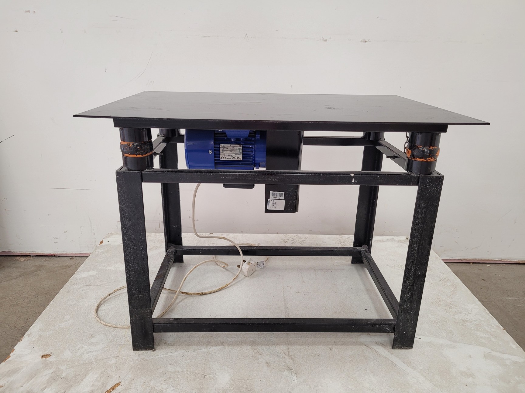 Image of Vibrating Table For Concrete & Plaster with MGC Systems MMFCS63-11-2A Motor