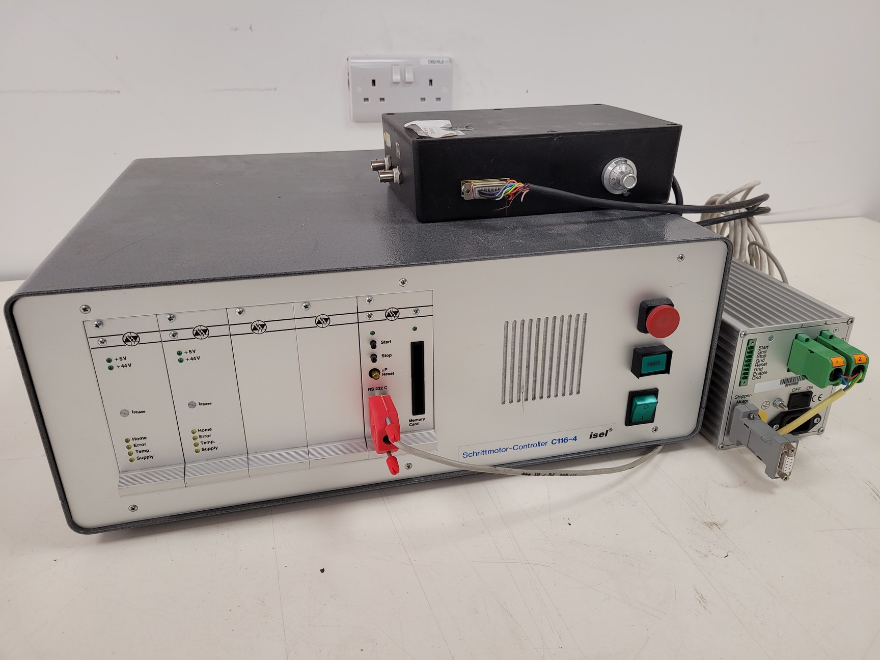 Image of isel Automation Controller C116-4 with Linear Positioners Lab