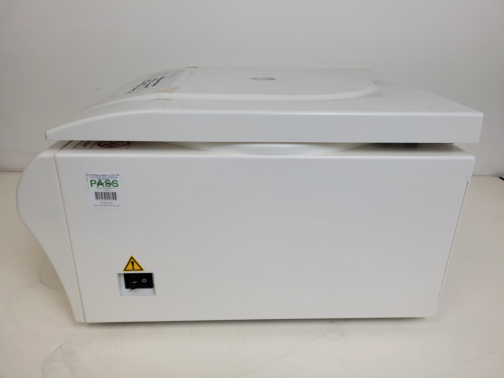 Image of GLO GT416 Low-Speed Benchtop Laboratory Centrifuge with GRS-10-4 Rotor lab