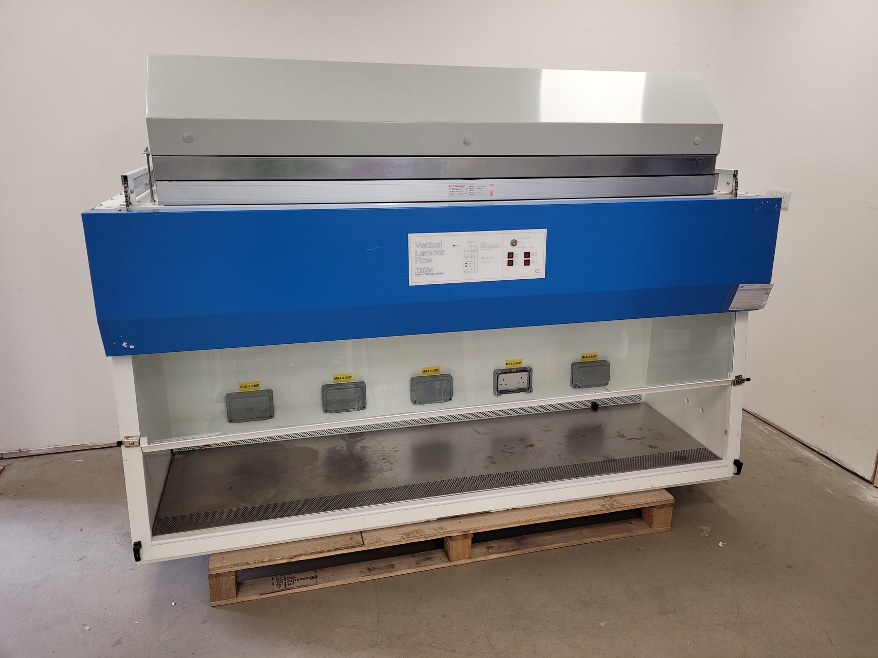 Image of Walker 2140mm Wide Vertical Laminar Flow Cabinet (2008 YOM) Lab Recirculating