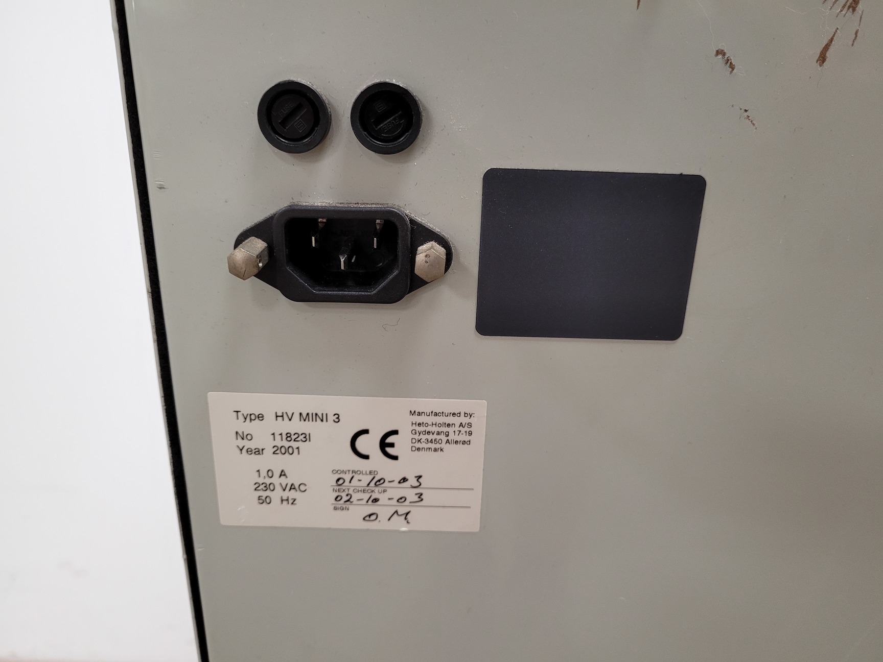 Image of Holten LaminAir Type - HV MINI 3 Benchtop Vertical Laminar Flow Cabinet Lab