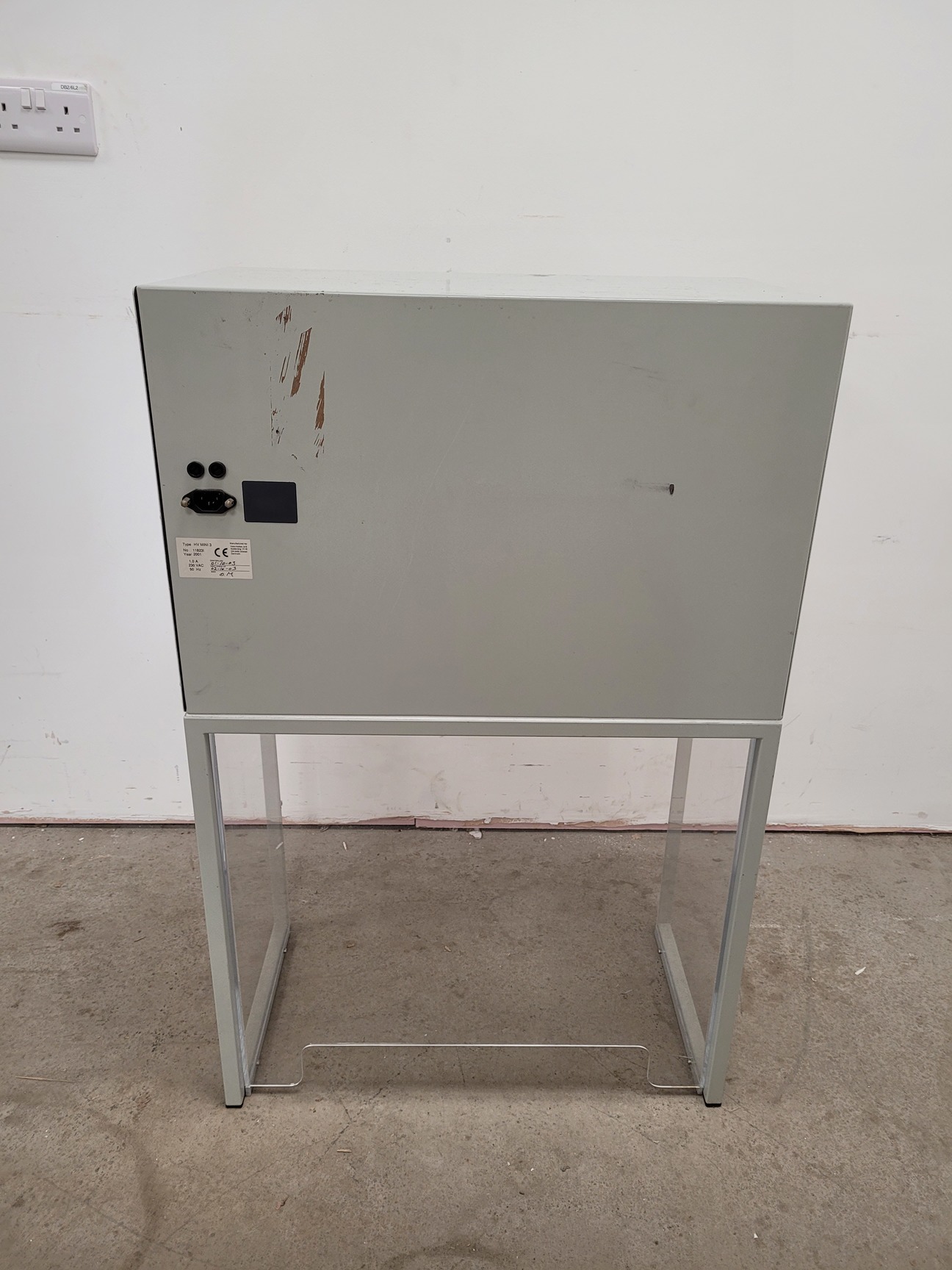 Image of Holten LaminAir Type - HV MINI 3 Benchtop Vertical Laminar Flow Cabinet Lab