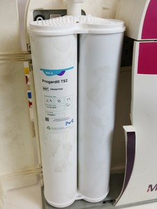 Thumbnail image of Millipore Elix Advantage 3 Water Purification System with E-Pod Remote Dispenser