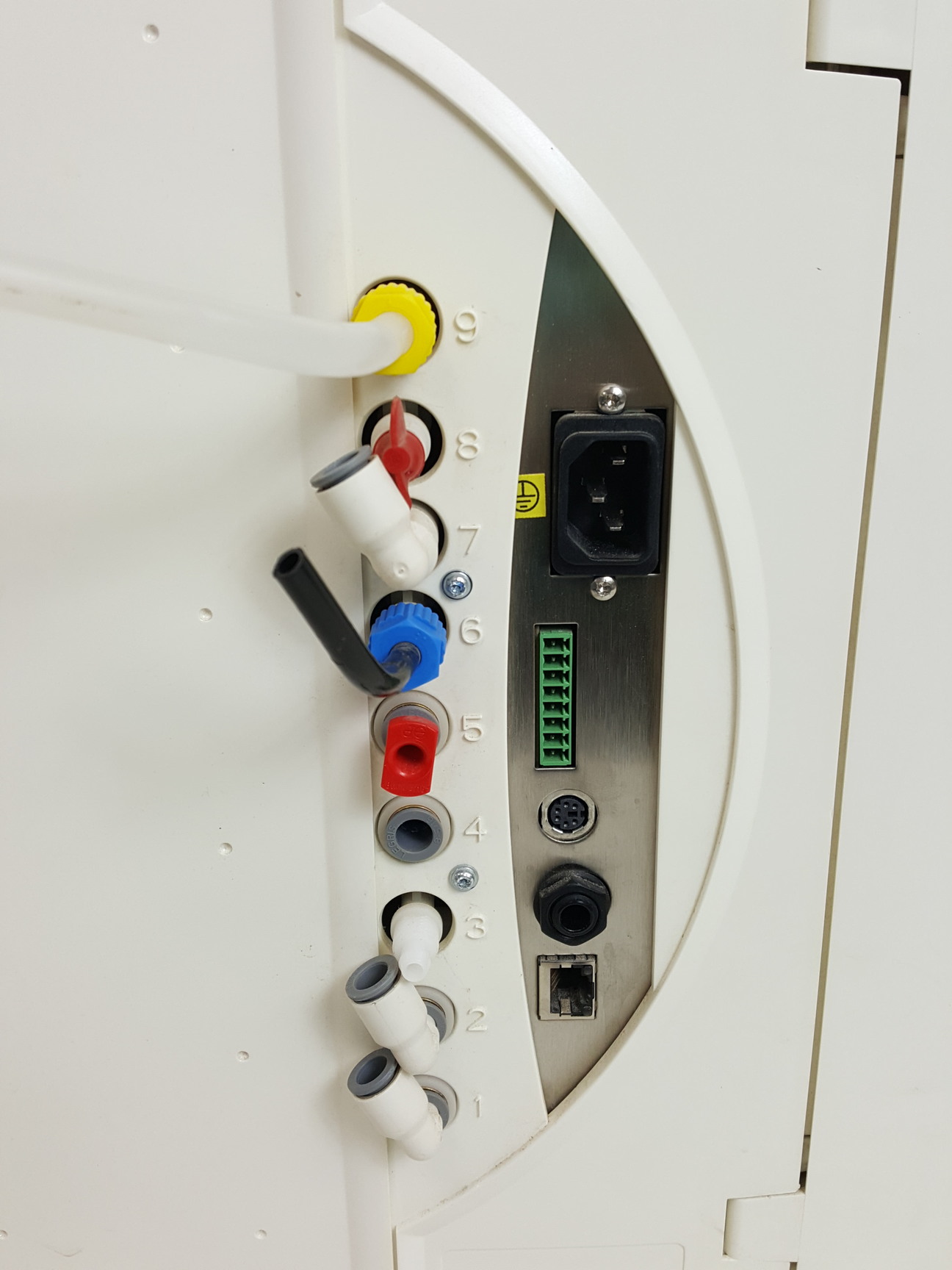 Image of Millipore Elix Advantage 3 Water Purification System with E-Pod Remote Dispenser