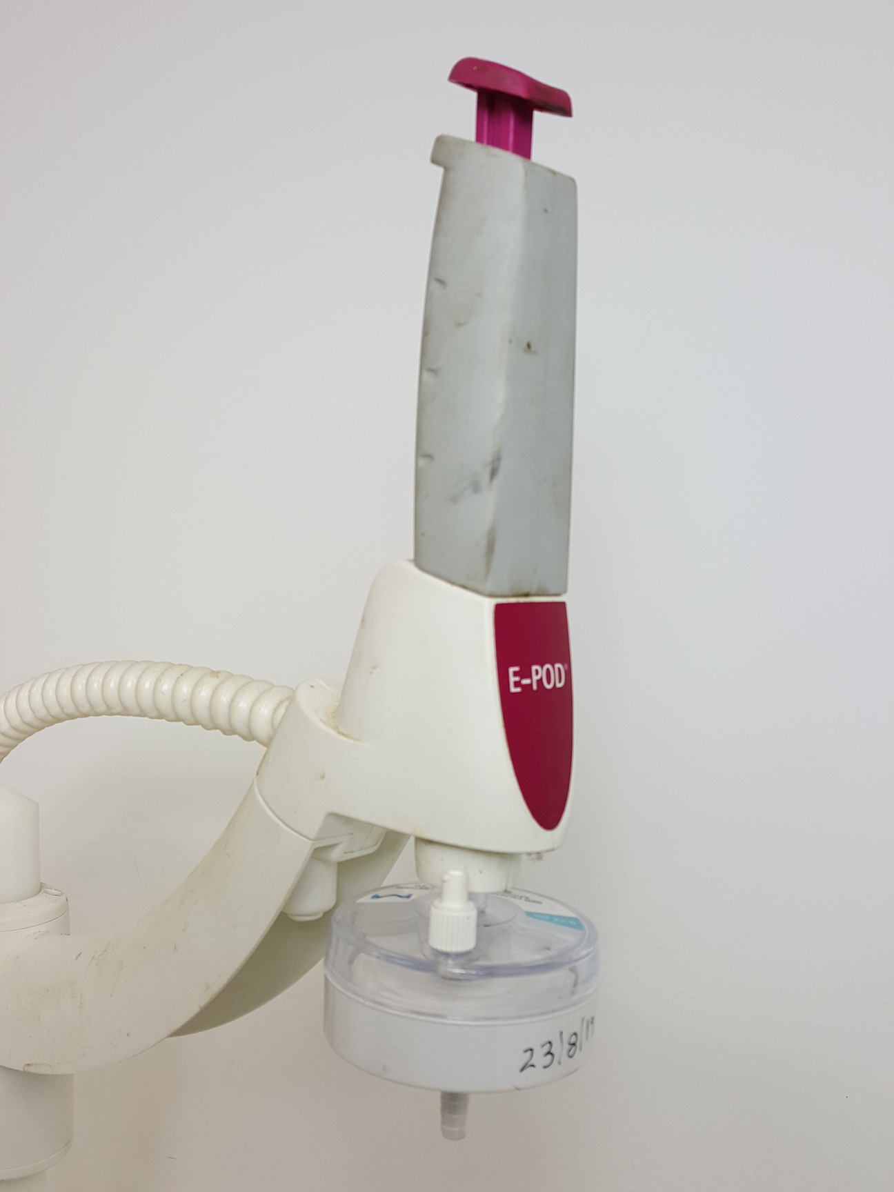 Image of Millipore Elix Advantage 3 Water Purification System with E-Pod Remote Dispenser