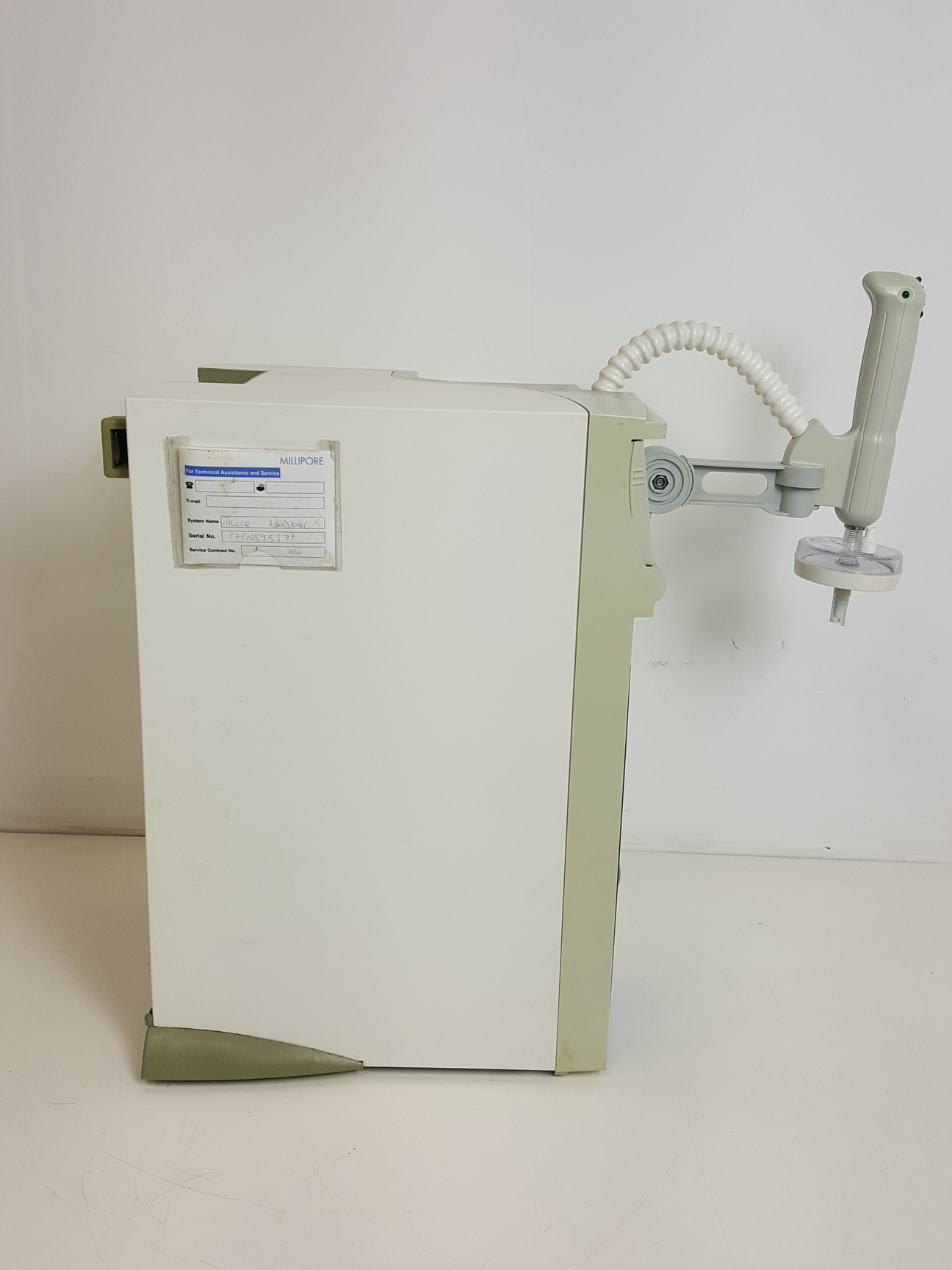 Image of Millipore Milli-Q Academic Water Purification System  Cat no. ZMQS50001 Lab