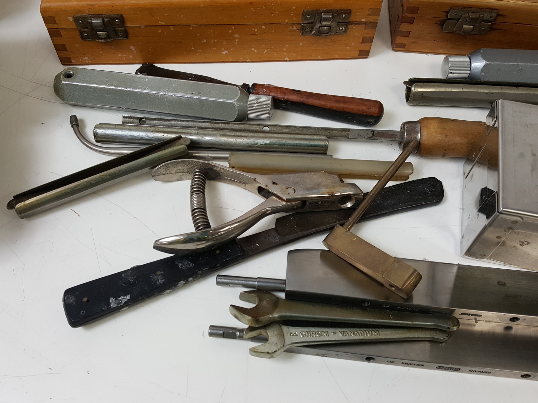 Image of Large Lot of Microtome Blades and Tools - Leitz, Jung Heidelberg Lab