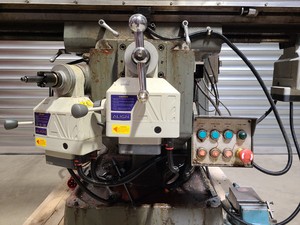 Thumbnail image of King Rich KR-V2000 Vertical Milling Machine Engineering Workshop + Work Clamps