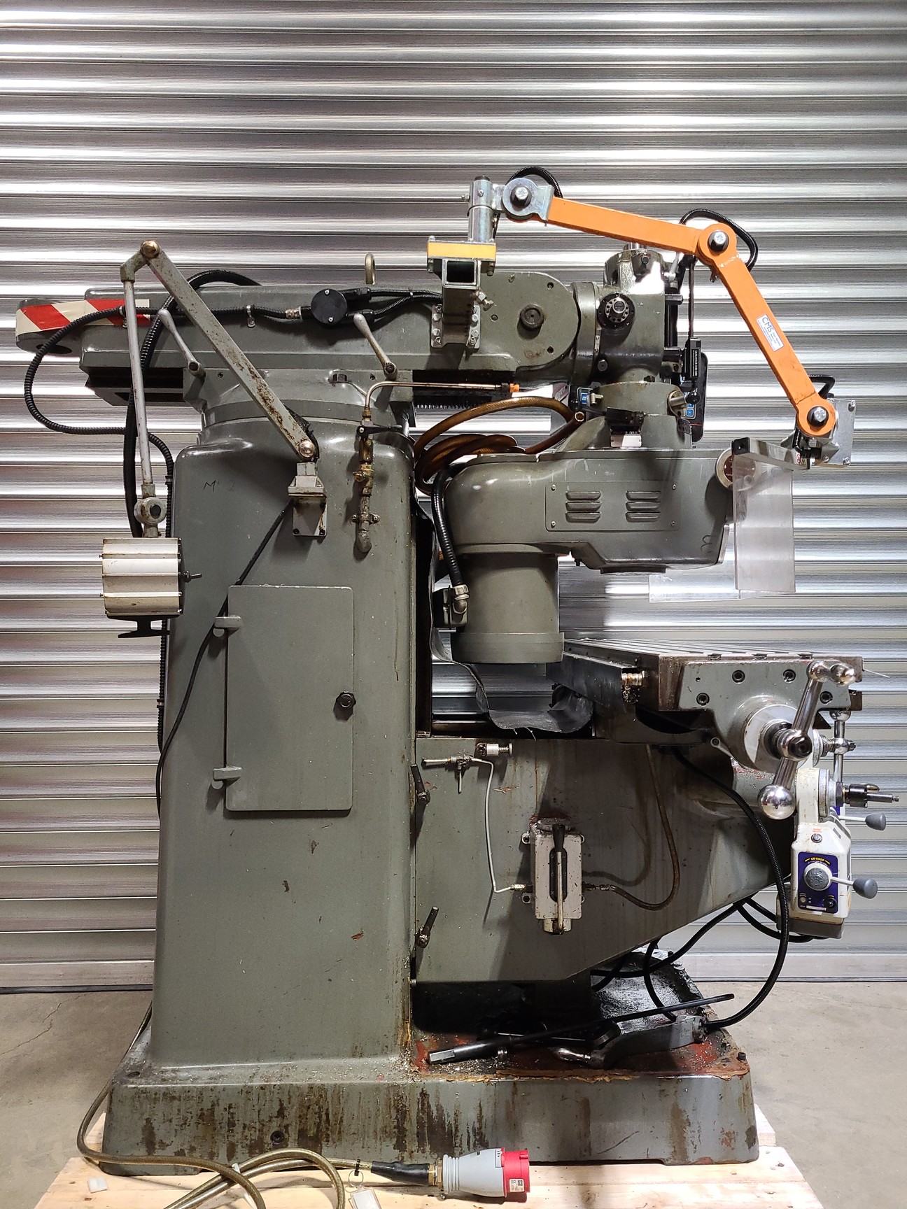 Image of King Rich KR-V2000 Vertical Milling Machine Engineering Workshop + Work Clamps