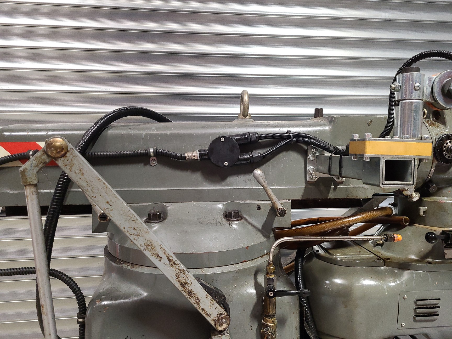Image of King Rich KR-V2000 Vertical Milling Machine Engineering Workshop + Work Clamps