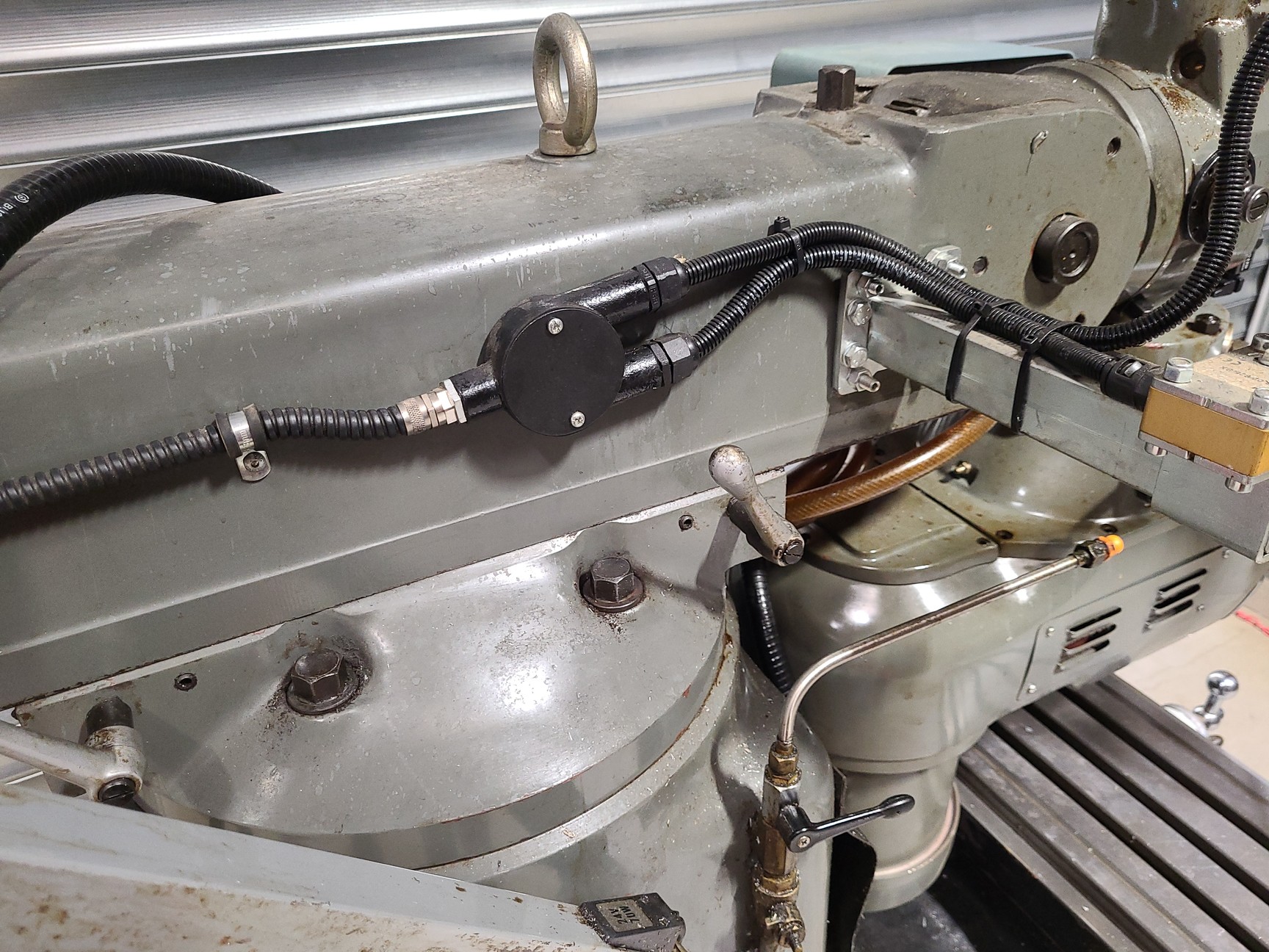 Image of King Rich KR-V2000 Vertical Milling Machine Engineering Workshop + Work Clamps