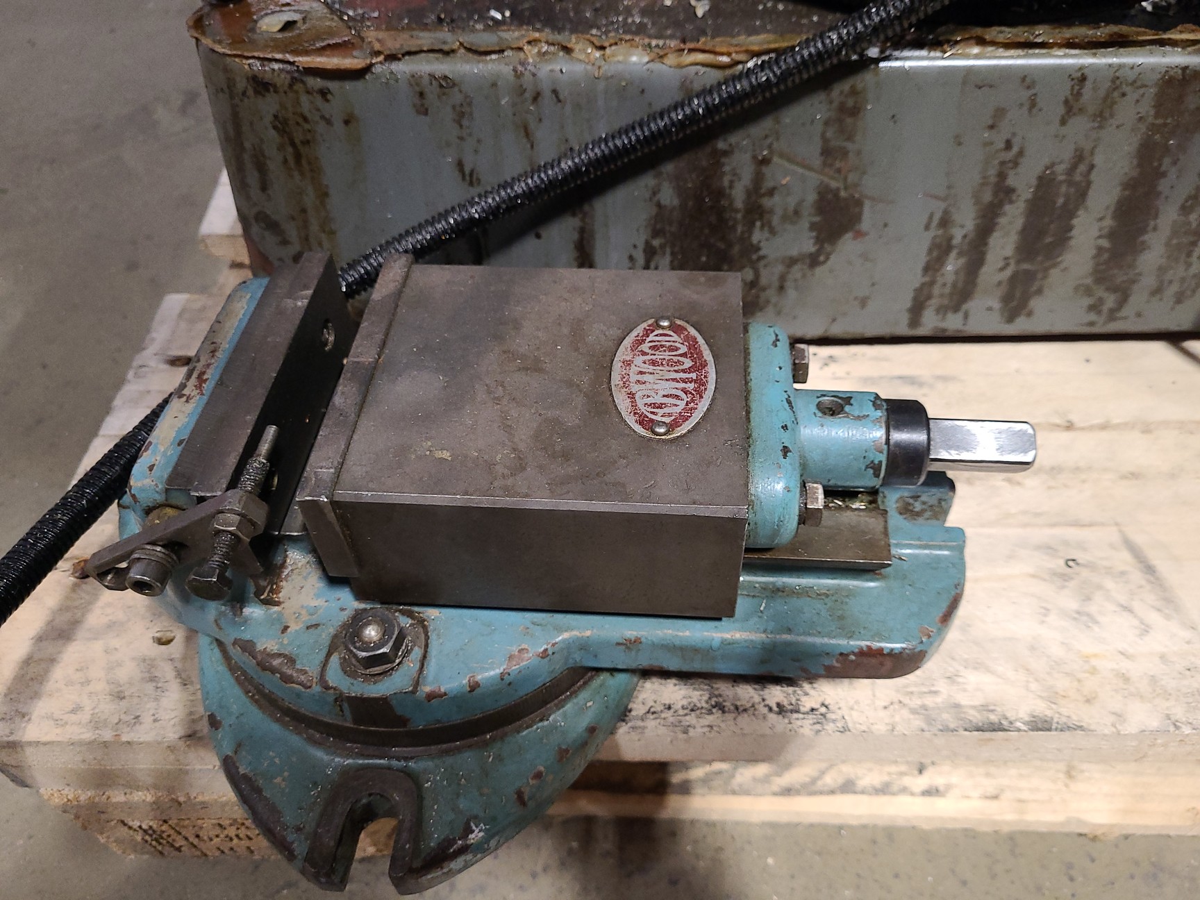 Image of King Rich KR-V2000 Vertical Milling Machine Engineering Workshop + Work Clamps