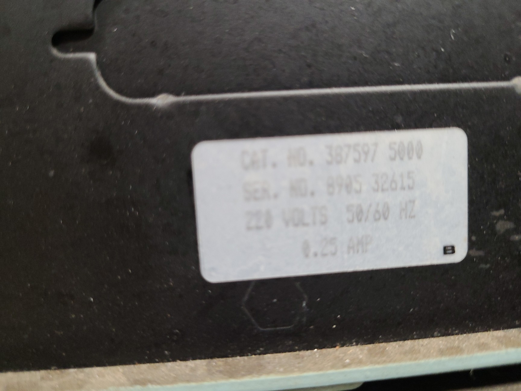 Image of King Rich KR-V2000 Vertical Milling Machine Engineering Workshop + Work Clamps