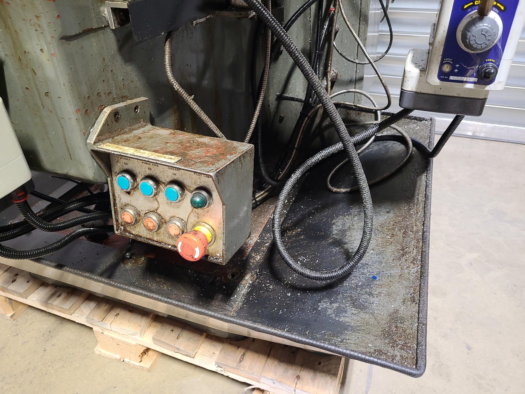 Image of King Rich KR-V2000 Vertical Milling Machine Engineering Workshop + Work Clamps