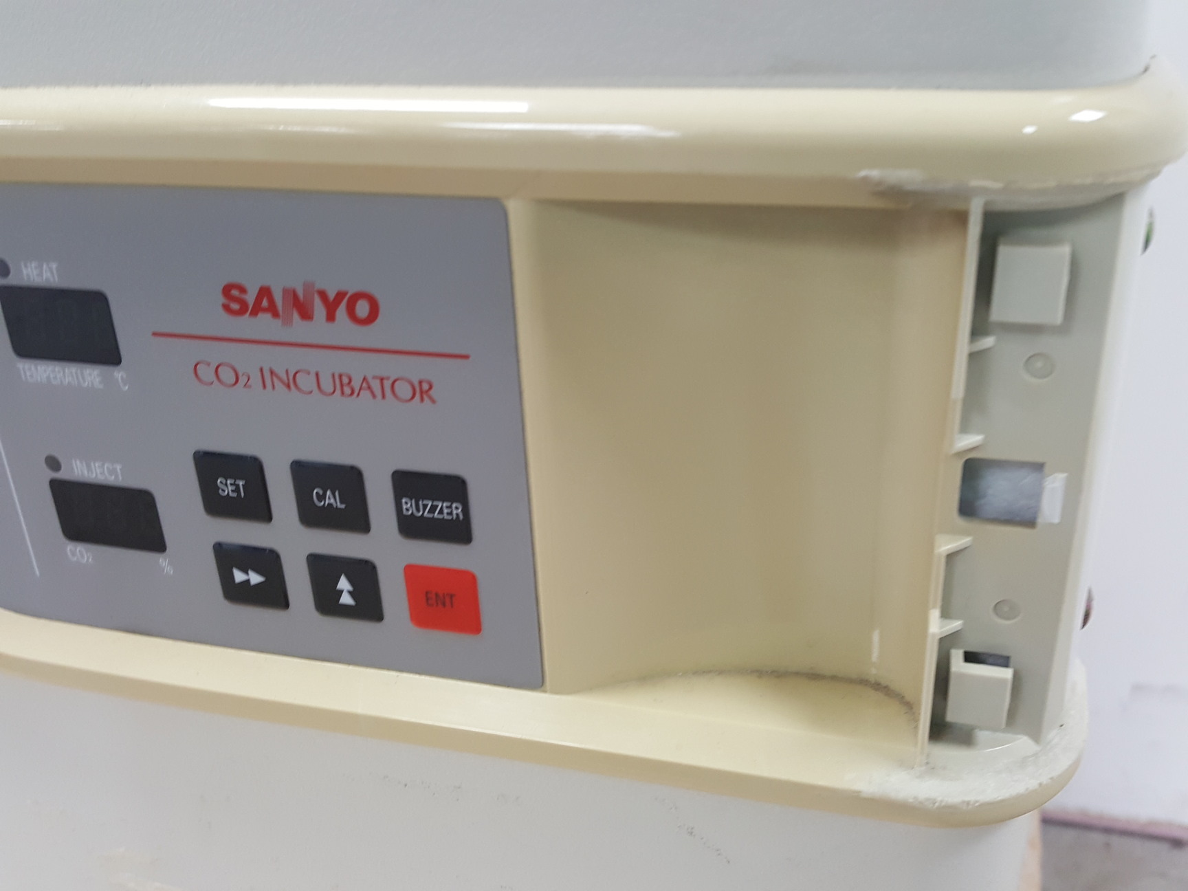 Image of Sanyo CO2 Laboratory Incubator  Model - MCO-17A Lab