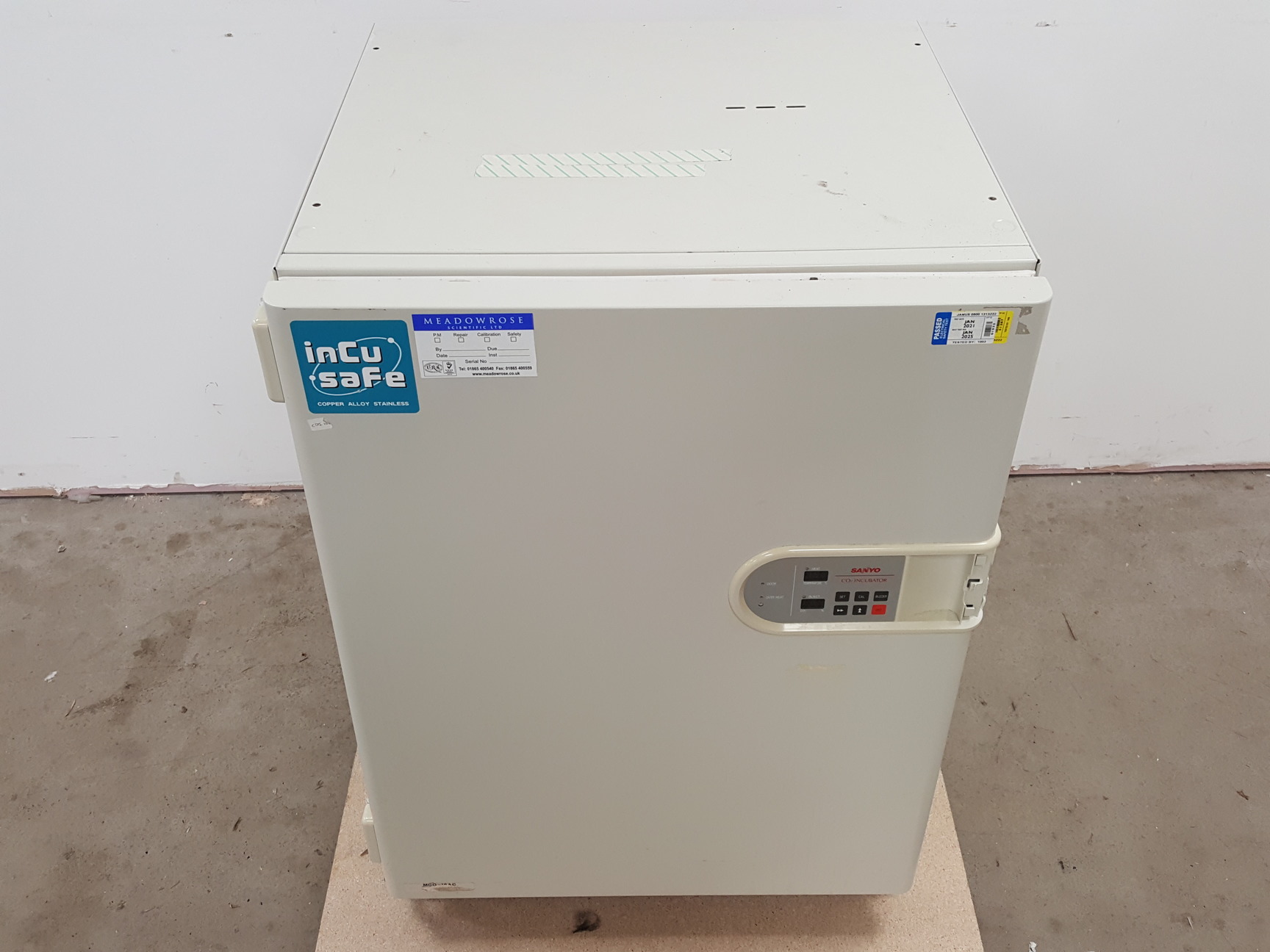 Image of Sanyo CO2 Incubator  Model - MCO-15AC Lab