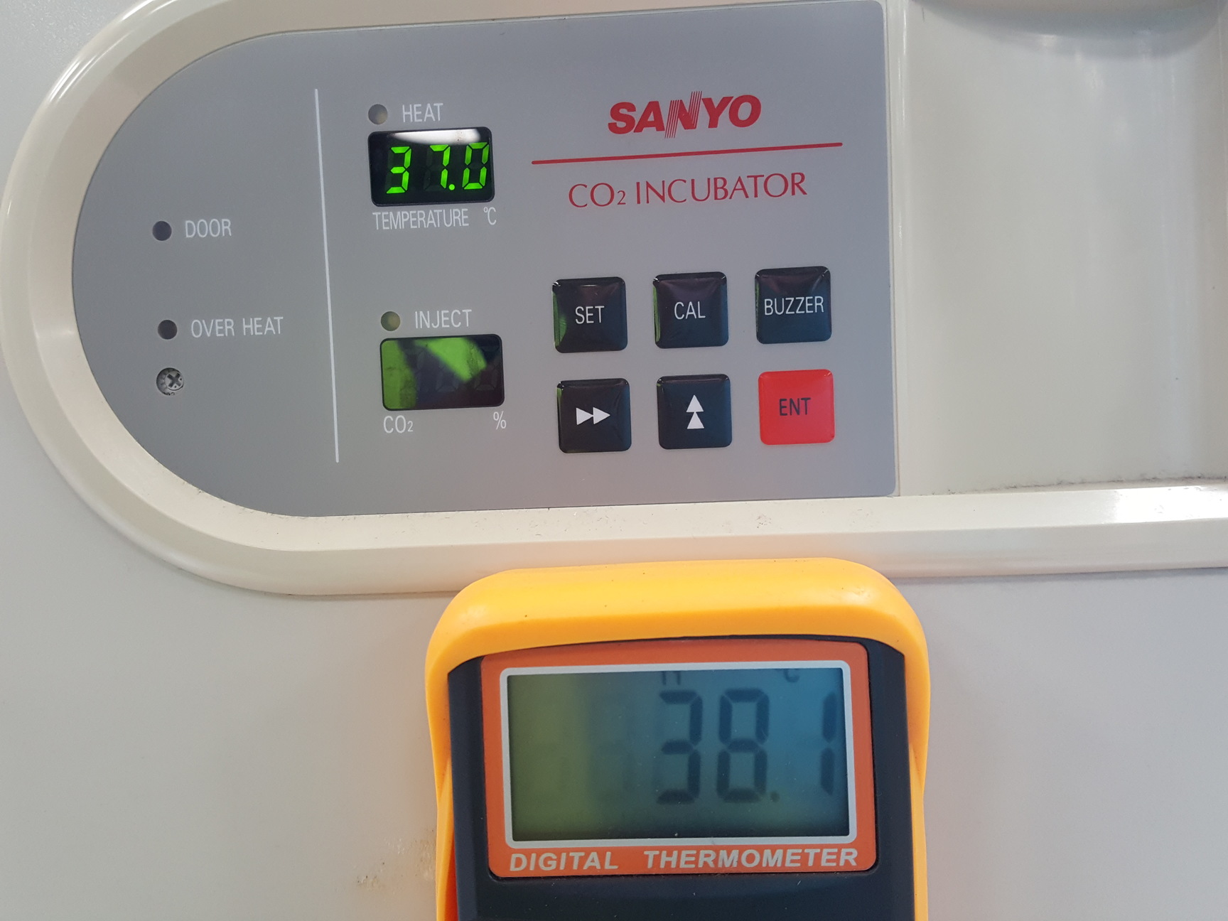 Image of Sanyo CO2 Incubator  Model - MCO-15AC Lab