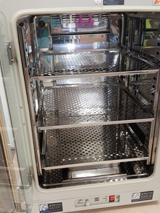 Thumbnail image of Sanyo MCO-18AIC(UV) CO2 Laboratory Incubator Lab