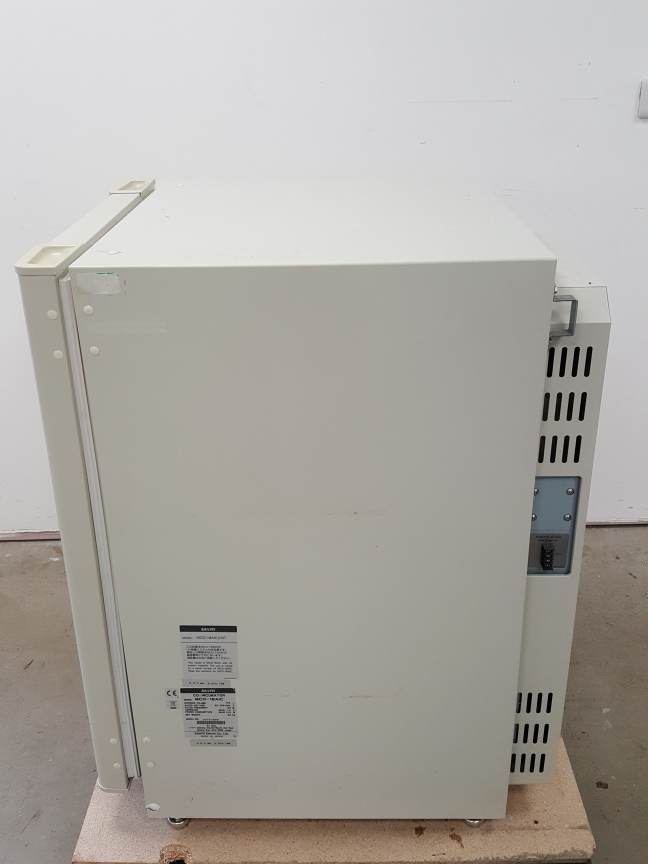 Image of Sanyo MCO-18AIC(UV) CO2 Laboratory Incubator Lab