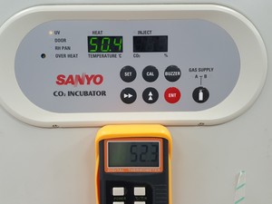 Thumbnail image of Sanyo MCO-18AIC(UV) CO2 Laboratory Incubator Lab