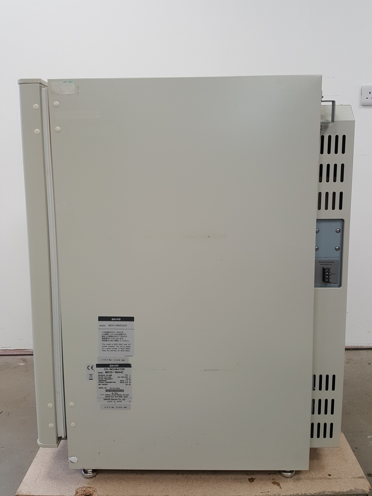 Image of Sanyo MCO-18AIC(UV) CO2 Laboratory Incubator Lab