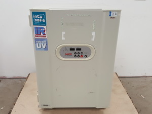 Thumbnail image of Sanyo MCO-18AIC (UV) CO2 Laboratory Incubator Lab