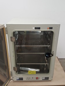 Thumbnail image of Sanyo MCO-18AIC (UV) CO2 Laboratory Incubator Lab