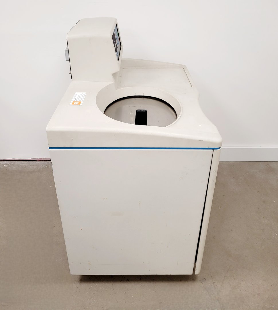 Image of Beckman Optima LE-80K Ultracentrifuge Lab