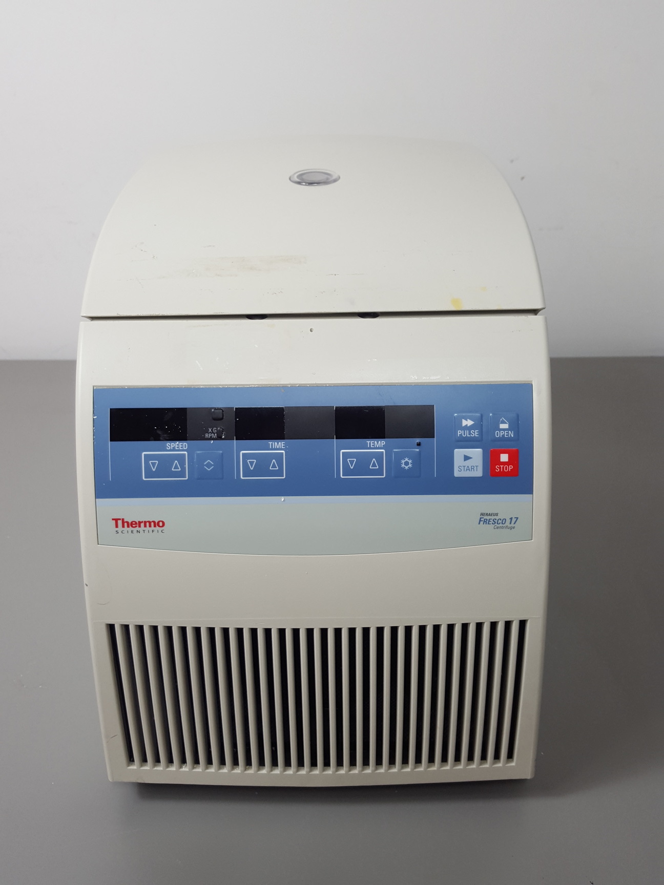 Image of Thermo Scientific Heraeus Fresco 17 Benchtop Refrigerated Centrifuge Lab