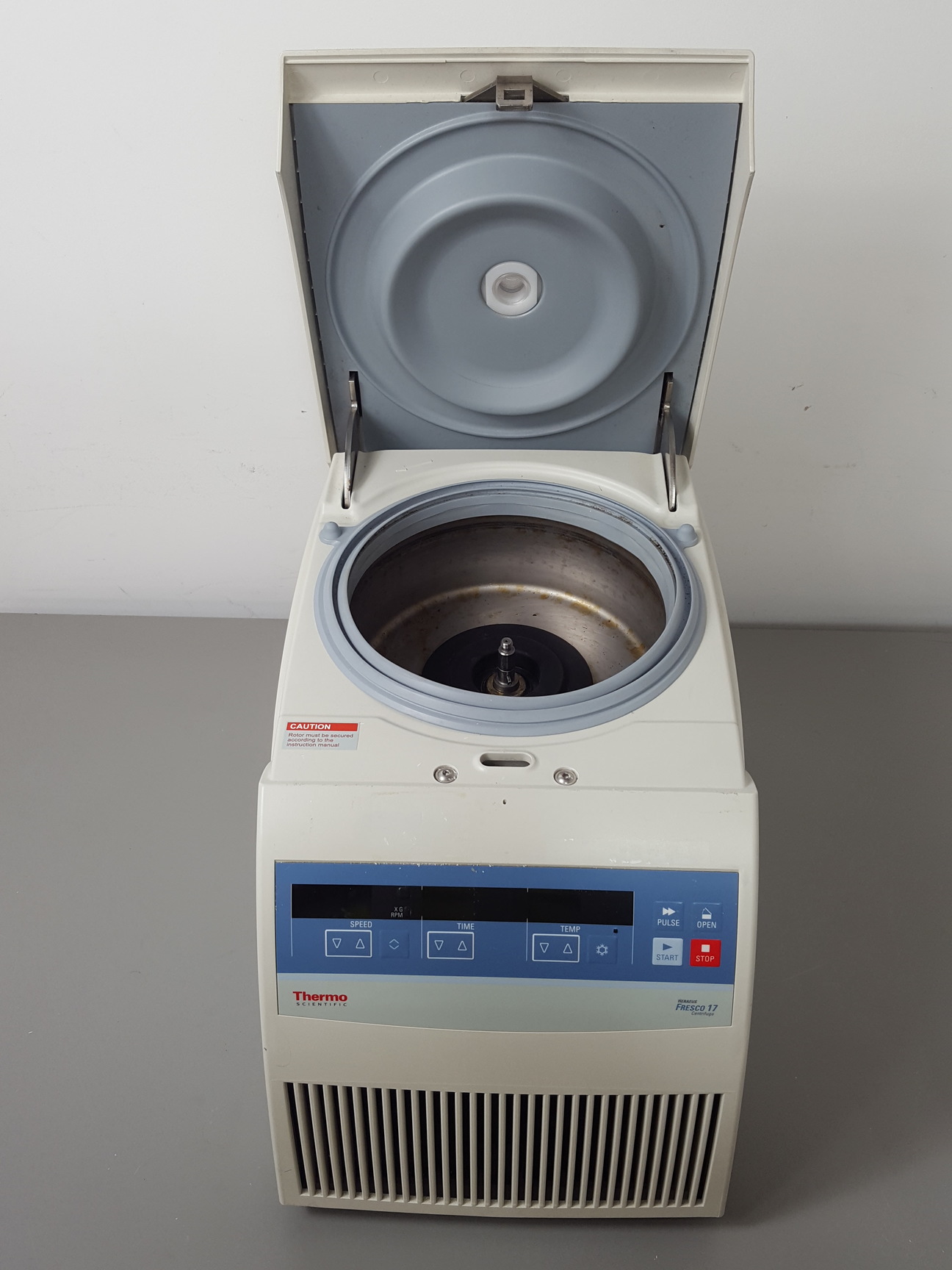 Image of Thermo Scientific Heraeus Fresco 17 Benchtop Refrigerated Centrifuge Lab