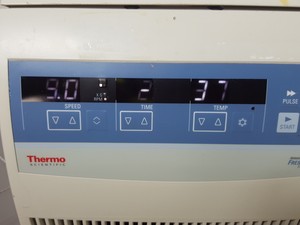 Thumbnail image of Thermo Scientific Heraeus Fresco 17 Benchtop Refrigerated Centrifuge Lab