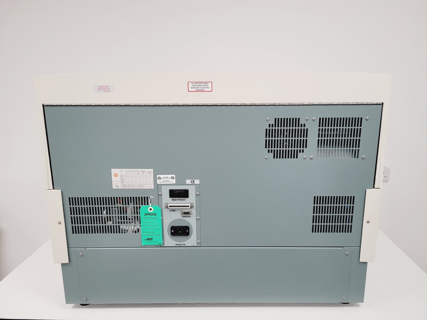 Image of BD FACSCalibur System Flow Cytometer Cell Sorter System Lab